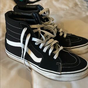 Vans Black and White High-Top Sneakers Men 7 woman’s 8.5